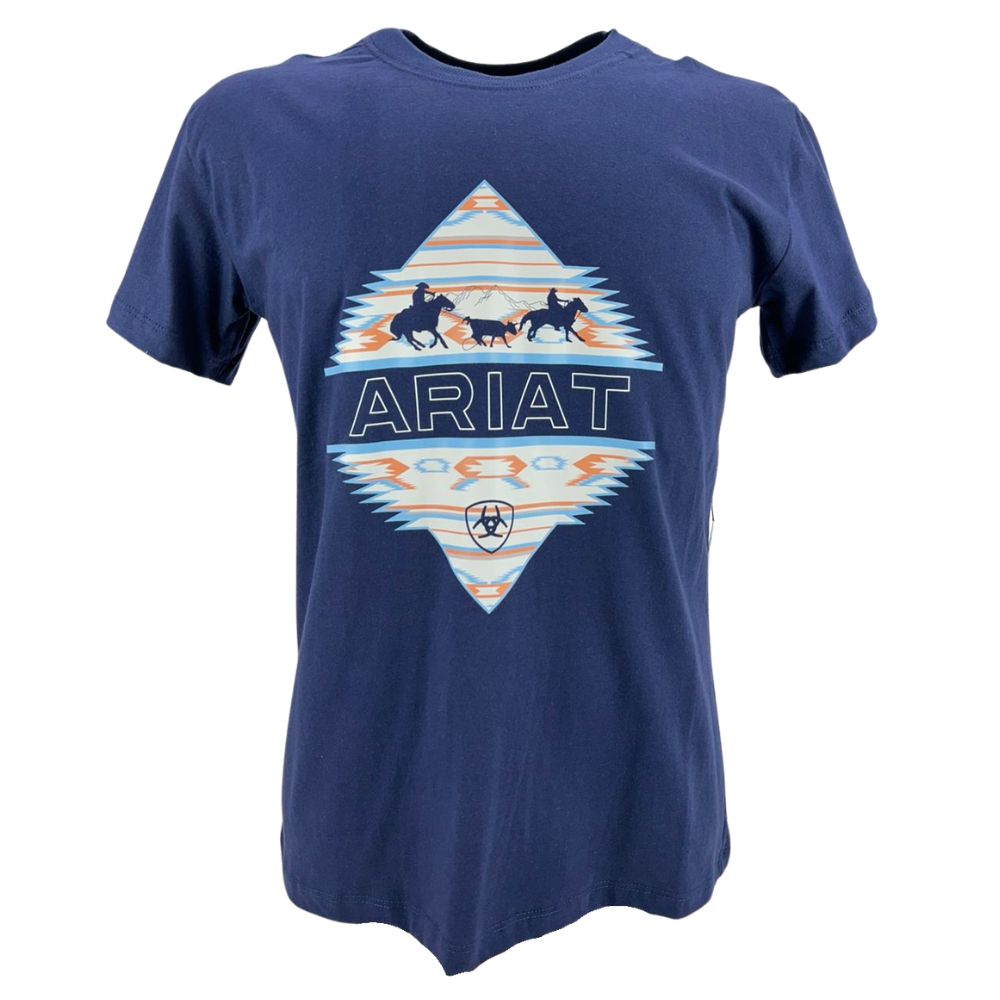 Camiseta Masculina Ariat Manga Curta Azul Marinho Com Logo Estampado Branco E Azul Claro E Cowboy Laçando