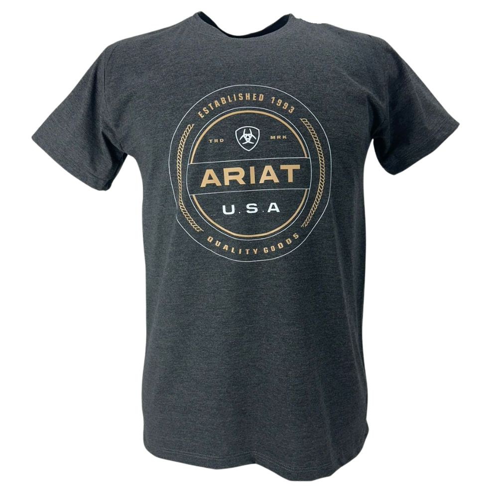 Camiseta Masculina Ariat Manga Curta Chumbo Escuro Com Logo Estampado Creme e Usa Branco