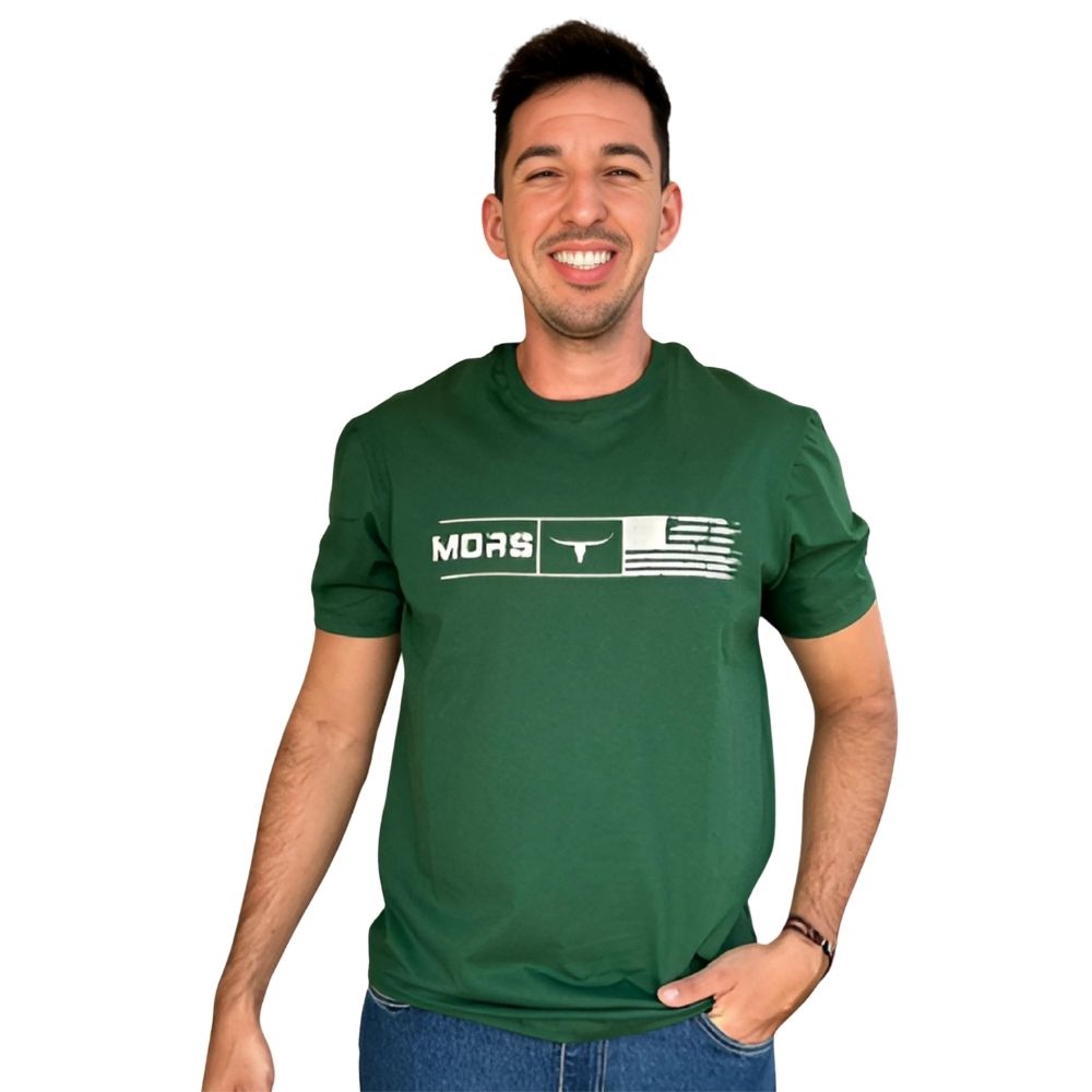 Camiseta Masculina Os Moiadeiros Verde Manga Curta Com Logo e Bandeira Branca Ref.MC723