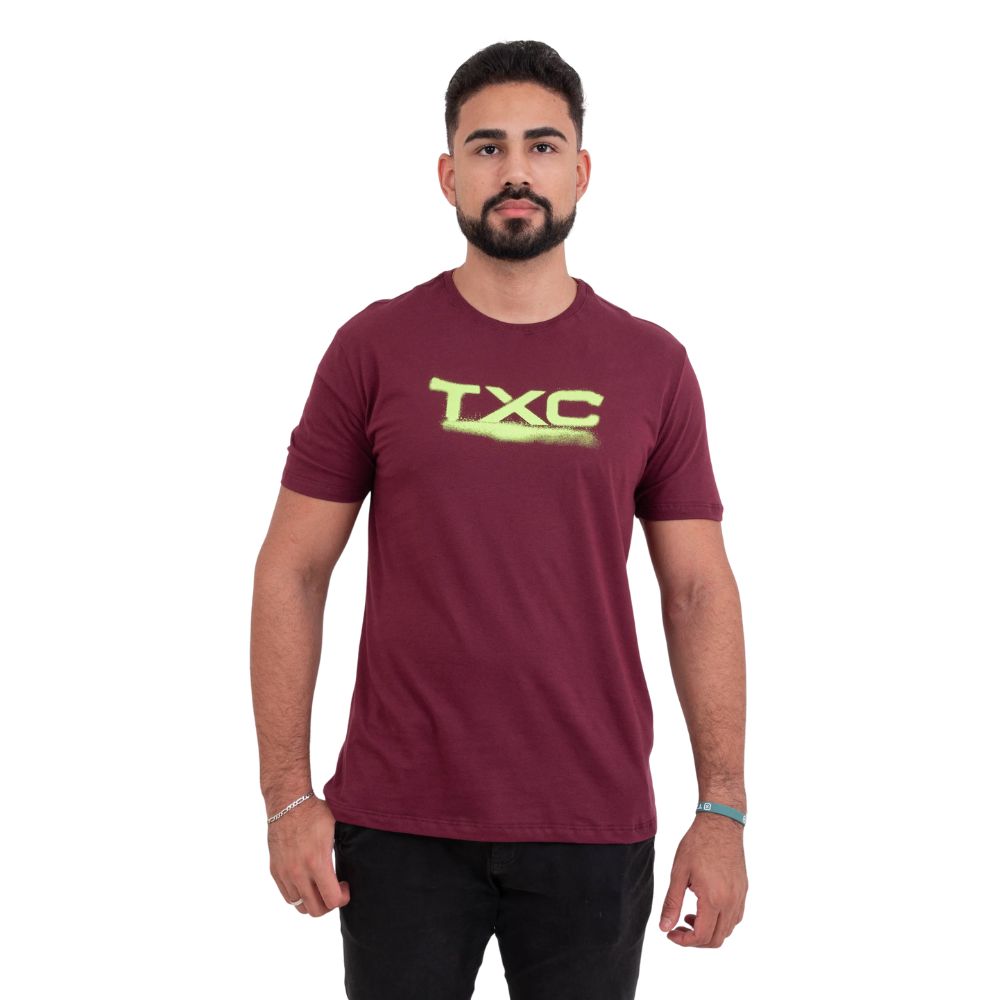 Camiseta Masculina TXC Manga Curta Regular Meia Malha Vinho Estampada Logo Verde Neon Ref:192467
