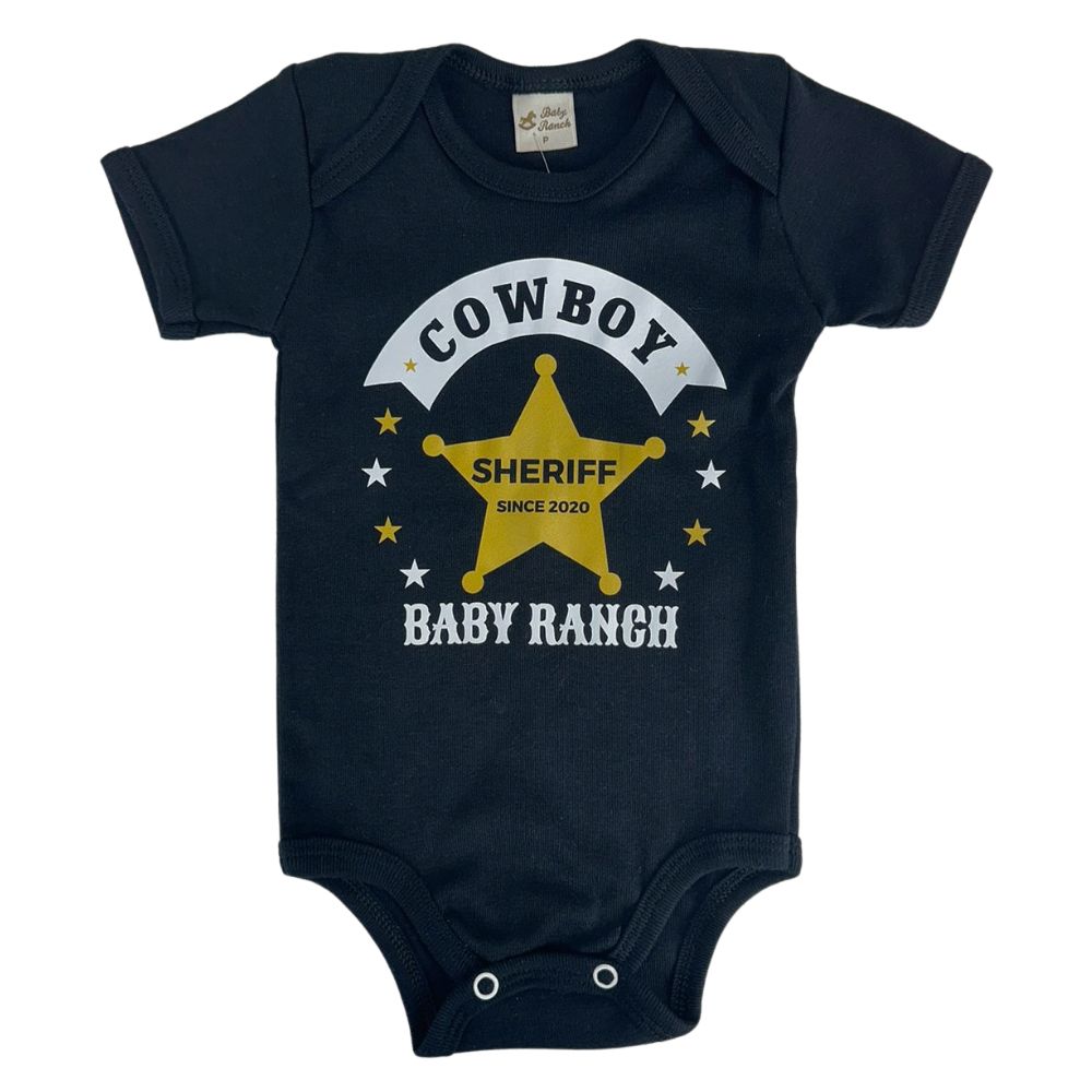 Body Infantil Baby Ranch Malha Manga Curta Masculino Preto Com Estampa Cowboy Sheriff Ref:1411