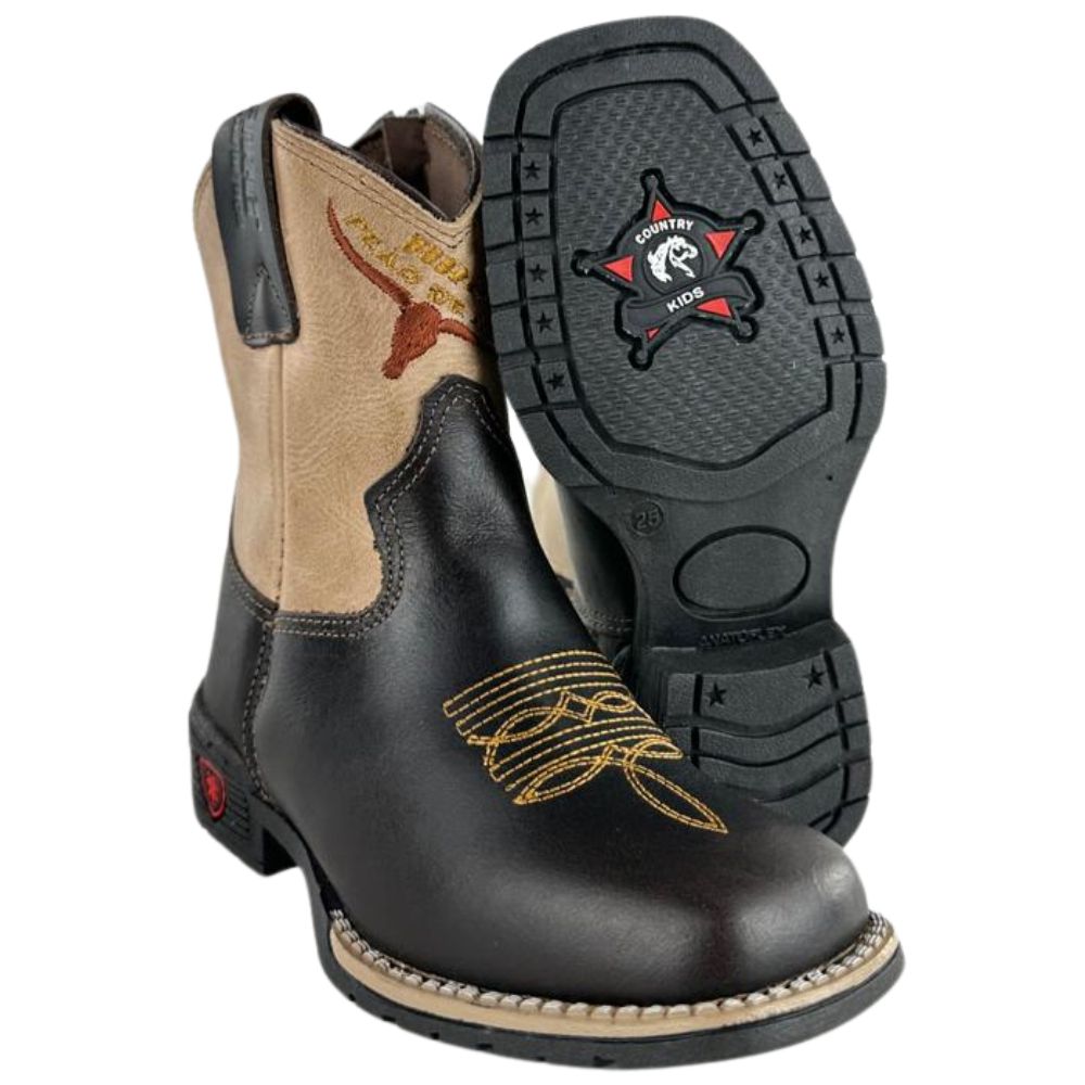 Bota Texana Infantil Aragoni Bico Quadrado Couro Fóssil Café Com Marfim Bordado Logo E Florão Sola PVC Poney - Ref. A020