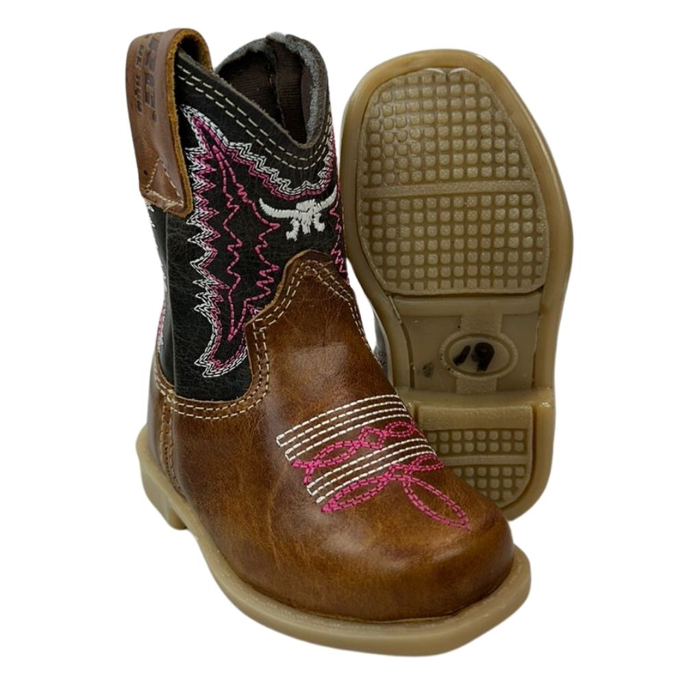 Bota Texana Infantil Aragoni Bico Quadrado Couro Fóssil Pinhão Com Café Bordado Branco e Rosa Sola PVC - Ref. A021