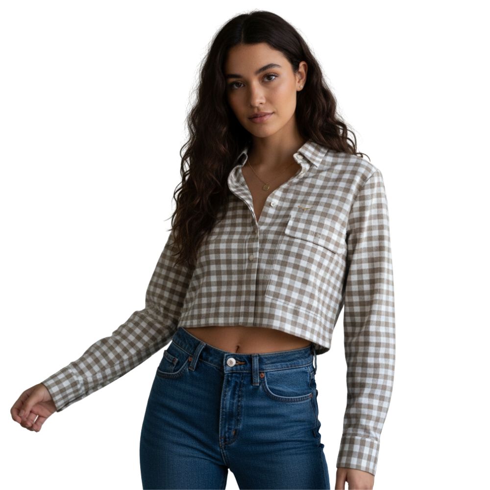 Camisa Cropped Feminina Os Moiadeiros Manga Longa Xadrez Bege E Branco Com Bolso E Logo Bege Ref:CFC34