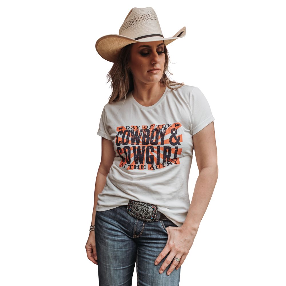 Camiseta Feminina Marikota Western Off White Manga Curta Estampa Cowboy E Cowgirl Ref:M2025-006