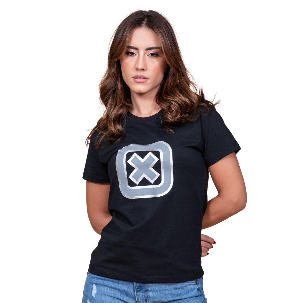 Camiseta Feminina TXC Preta Manga Curta Slim Custom Com Logo Grande Prata REF: 50952