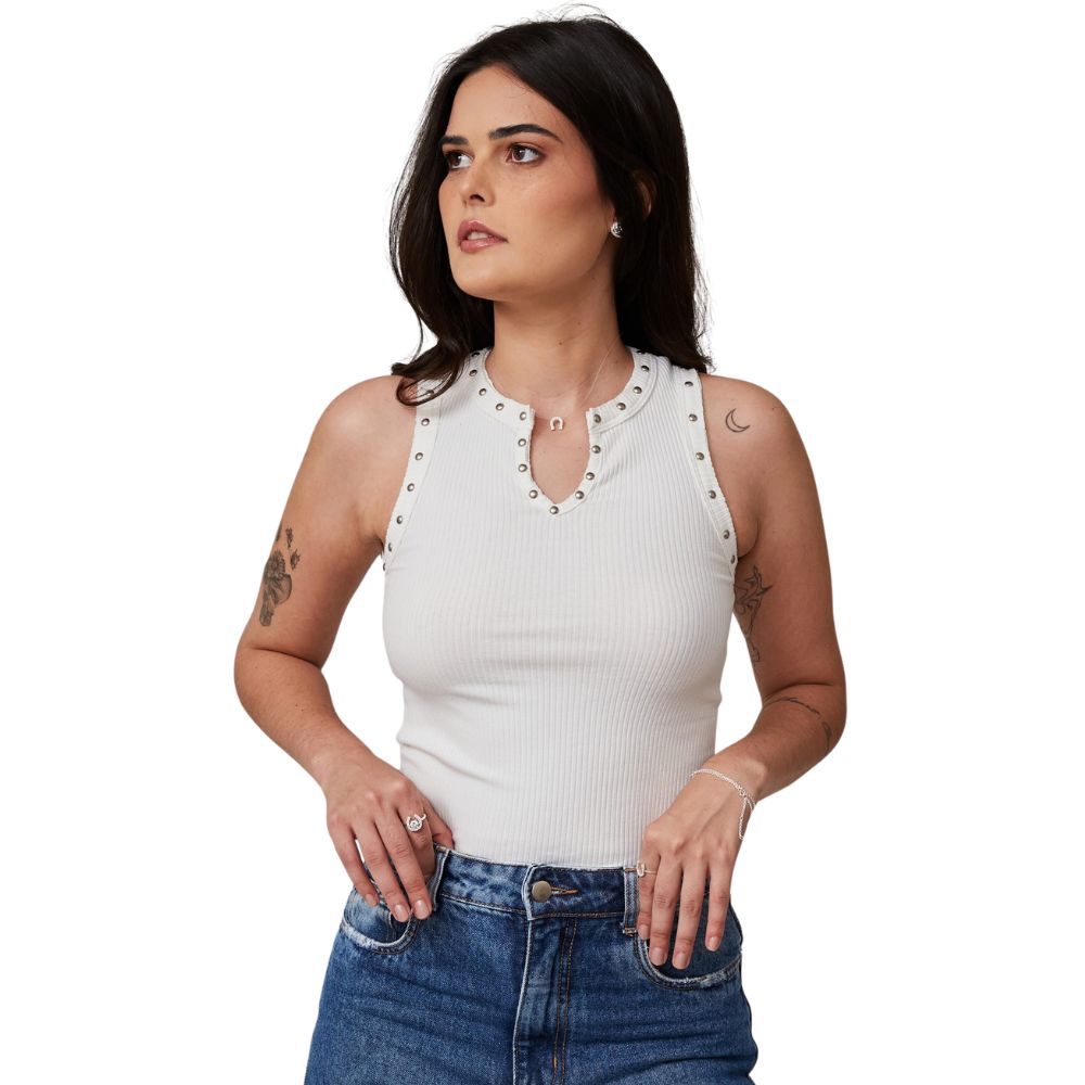 Regata Feminina Turkese Malha Canelada Off White Detalhe Gola Aberta E Tachinhas Prata Ref:RC11501