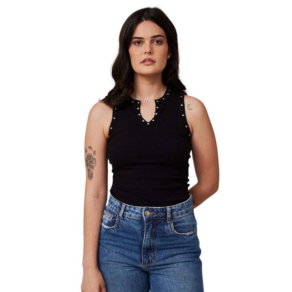 Regata Feminina Turkese Malha Canelada Preto Carrie Detalhe Gola Aberta E Tachinhas Prata Ref:RC11502