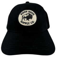 Boné Unissex Bison Hook Preto C/ Logo Aplicado Em Preto/Bege Boné Unissex Bison Hook Preto C/ Logo Aplicado Em Preto/Bege