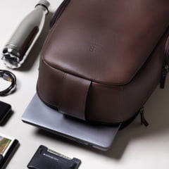 Mochila Masculina PelliBrasil 100% Couro Marrom Conhaque Antifurto Para Notebook Até 15" Pearson Texas Ref: 2148