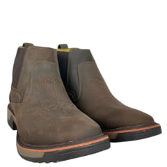 Botina Masculina Zebu Bico Quadrado Couro Mustang Graxo Florão Solado Sobreiro Bordado Zebu E Florão Ref:93110MS03