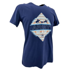 Camiseta Masculina Ariat Manga Curta Azul Marinho Com Logo Estampado Branco E Azul Claro E Cowboy Laçando