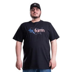 Camiseta Masculina Texas Farm Plus Size Preto Estampa Azul E Vermelho Bandeira REF: CM265 Camiseta Masculina Texas Farm Plus Size Preto Estampa Azul E Vermelho Bandeira REF: CM265