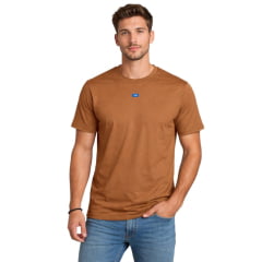 Camiseta Masculina TXC Regular Manga Curta Marrom Escuro Com Logo Pequeno Azul E Branco Ref:192888 Camiseta Masculina TXC Regular Manga Curta Marrom Escuro Com Logo Pequeno Azul E Branco Ref:192888