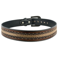 Cinto Masculino Pyramid Country Couro Marrom/Creme Entalhado Frizo Lateral Fivela Ouro Envelhecido Ref:PY-9804