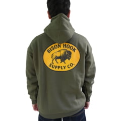 Moletom Masculino Bison Hook Capuz Modelo Canguru Verde Militar Logo Amarelo Estampado Frente e Costas