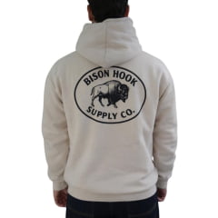 Moletom Masculino Bison Hook Capuz Modelo Canguru Creme Logo Preto Estampado Frente e Costas