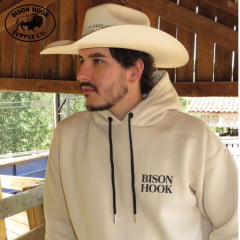 Moletom Masculino Bison Hook Capuz Modelo Canguru Creme Logo Preto Estampado Frente e Costas