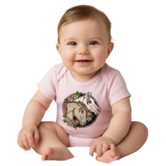 Body Infantil Mini Farm Manga Curta Rosa Estampa Cavalos e Flores Ref MF235