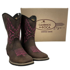 Bota Juvenil Caminhos da Roça Bico Quadrado Couro Café/Pink Com Zíper e Bordado Rosa Pink