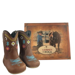 Bota Texana Baby Caminhos da Roça Com Zíper Couro Graxo Chocolate Com Bordados Azul e Rosa Ref:MB35
