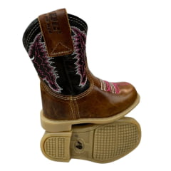 Bota Texana Infantil Aragoni Bico Quadrado Couro Fóssil Pinhão Com Café Bordado Branco e Rosa Sola PVC - Ref. A021