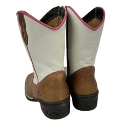 Bota Texana Infantil/Juvenil Caminhos da Roça Bico Quadrado Couro Caramelo/Branco Com Bordado Rosa e Com Zíper Ref.KJ37