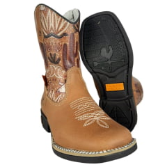 Bota Texana Infantil Juvenil Caminhos Da Roça Bico Quadrado Couro Caramelo Cano Estampado Deserto Com Zíper Ref:CJ11