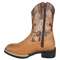 Bota Texana Infantil Juvenil Caminhos Da Roça Bico Quadrado Couro Caramelo Cano Estampado Deserto Com Zíper Ref:CJ11