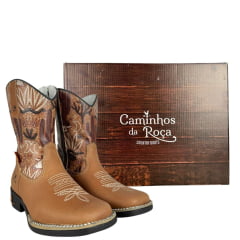 Bota Texana Infantil Juvenil Caminhos Da Roça Bico Quadrado Couro Caramelo Cano Estampado Deserto Com Zíper Ref:CJ11
