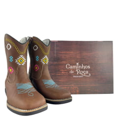 Bota Texana Juvenil Caminhos Da Roça Bico Quadrado Com Zíper Couro Graxo Chocolate Cano Bordado Colorido Ref:MD35