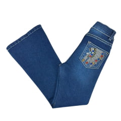 Calça Infantil Feminina West Dust Jeans Azul Médio Raia Bootcut C/ Bordado De Cocar Nos Bolsos Ref: CL29323