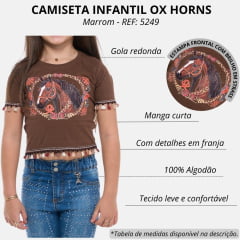 Camiseta Cropped Infantil Ox Horns Marrom Manga Curta Com Desenho De Cavalo E Franjinhas Nas Mangas E Barra REF: 5249