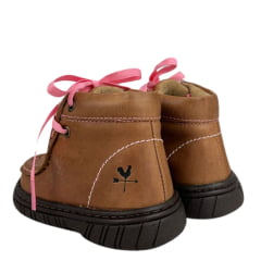 Coturno Destroyer Baby Infantil Caminhos Da Roça Couro Caramelo Rosa Com Bordado Vaquinha Ref:KB 48-KI 119