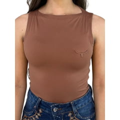 Body Feminino Os Moiadeiros Sem Manga Gola Canoa Marrom Cookie Com Logo Em Couro Ref:BF121
