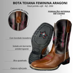 Bota Texana Feminina Aragoni Bico Quadrado Couro Fóssil Pinhão Café C/ Bordado Boiadeira Rosa Ref: 2006