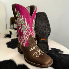 Bota Texana Feminina Durango Bico Quadrado Couro Red Dog Pink Com Bordado Cru/Verde  REF: 1730087291G2M