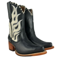 Bota Texana Feminina Goyazes Bico Fino Cano Médio Couro Mustang Preto Com Bordado Na Lateral Em Cru Ref:254502-CC-03