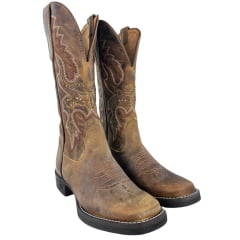 Bota Texana Feminina Goyazes Bico Quadrado Kactus Couro Dallas Ocre Bordado Tachinhas Ref:263206-CK