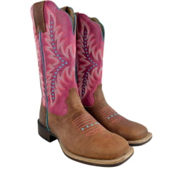 Bota Texana Feminina Goyazes Bico Quadrado Ranch Flare Couro Dallas Terra/Atlanta E Pink Tachinha Azul Ref: 256402-CF-02