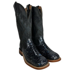 Bota Texana Feminina Goyazes Couro Cobra Pyton Estrelado Pitstop Preto Bico Quadrado Ref: 236401-CCC