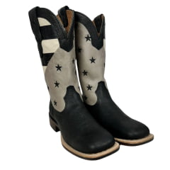 Bota Texana Feminina Goyazes Couro Pit Stop Preto/Austin Off White Bico Quadrado Com Estrelas Bordadas - REF: 226402-CF