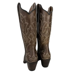 Bota Texana Feminina Vimar Bico Fino Fóssil Castanho Com Bordado Sola CPLAC Croco VR-25-V001 REF: 10225