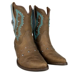 Bota Texana Feminina Vimar Bico Fino Cano Médio Couro Fóssil Castanho Bordado Azul E Tachinhas Sola Genova Ref:11246