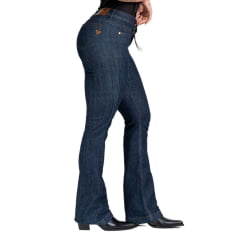 Calça Feminina Buphallos Jeans Azul Escuro Bootcut Com Detalhe De Medalha Com Cavalo No Bolso REF: BPL1111