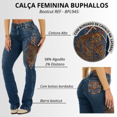 Calça Feminina Buphallos Jeans Azul Médio Bootcut Com Bordado Em Strass Na Lateral Horses - REF: BPL950