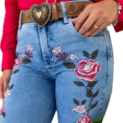 Calça Feminina Country City Jeans Delavê Bootcut Bordado Rosas Ref: DANI CBD2042