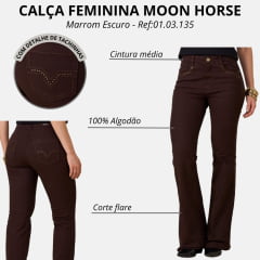 Calça Feminina Moon Horse Jeans Marrom Flare Dark Brown com Tachinhas Douradas Ref: 01.03.135