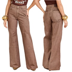 Calça Feminina Moon Horse Jeans Wide Leg Wild Cor Marrom Mescla Com Bordado Marrom E Tachinhas Cobre Ref:01.03.151 Calça Feminina Moon Horse Jeans Wide Leg Wild Cor Marrom Mescla Com Bordado Marrom E Tachinhas Cobre Ref:01.03.151