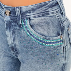 Calça Feminina Ox Horns Jeans Azul Médio Flare Com Bordados Nos Bolsos Azul/Verde Com Brilho Ref.2517